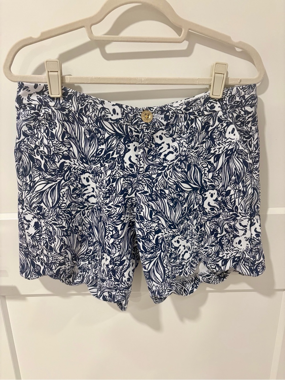 Lilly Pulitzer Navy Kuola-Print Scallop Hem Shorts